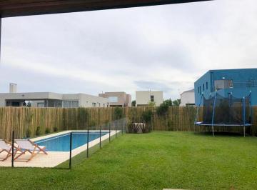 Casa · 150m² · 5 Ambientes · 2 Cocheras · Venta Casa 5 Amb. 450 m² Barrio Vila Marina I Villanueva