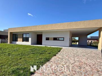NNI-NNI-4240_2 · Venta de Casa en Fincas del Alba, Canning