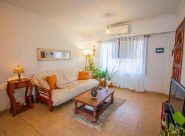 Departamento · 43m² · 2 Ambientes · 2 Amb Al Frente Muy Amplio y Luminoso con 2 Patios