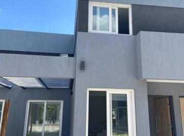 Casa · 103m² · 5 Ambientes · 1 Cochera · Casa Duplex Venta Canning Barrio Cerrado