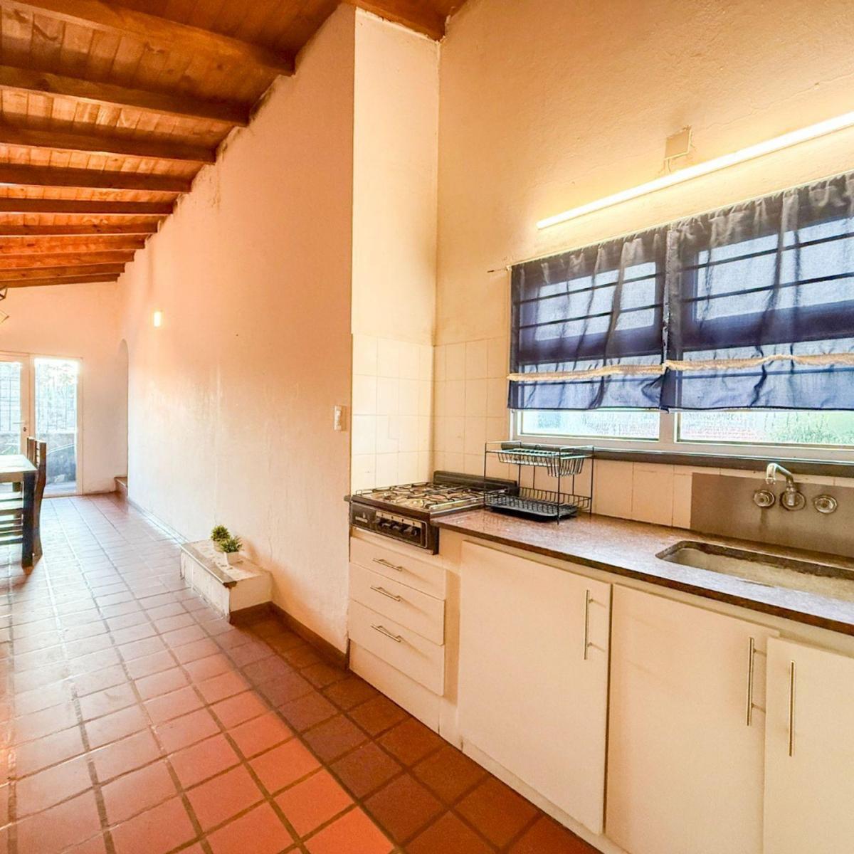 Duplex 4 amb, 106m² en La Perla Norte, con quincho y balcón