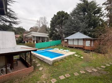 Quinta vacacional · 107m² · 4 Ambientes · Venta 3 Cabañas con Pileta en Sierra de Los Padres