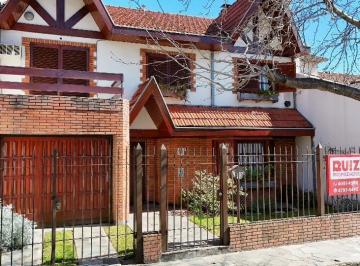 1 · Venta Casa 4 Ambientes en Olivos