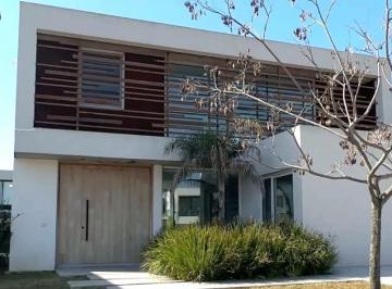 Casa · 253m² · 5 Ambientes · Alquiler Casa en Los Castaños Nordelta 3 Dorm.