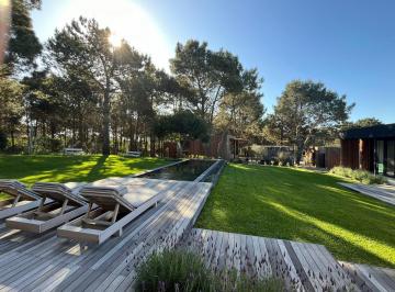 Casa · 1608m² · 5 Dormitorios · 1 Cochera · Casa en Laguna Escondida A21 - Tm