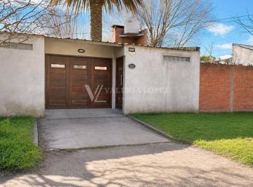 Casa · 274m² · 8 Ambientes · 1 Cochera · Casa Chalet en Venta en Mar del Plata, General Pueyrredón, Costa Atlántica
