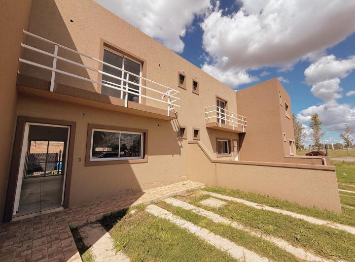 Casa · 65m² · 3 Ambientes · 1 Cochera