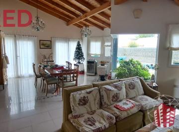 Casa · 360m² · 7 Ambientes · 2 Cocheras · Venta de Casa en Jardines del Rey