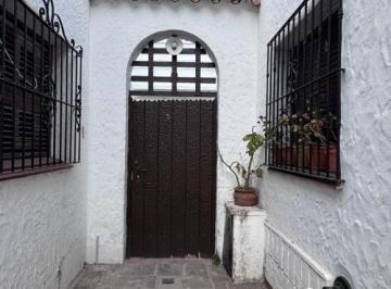 Casa · 1 Dormitorio · Alquiler Casa Interna 2 Ambientes Zona Centro