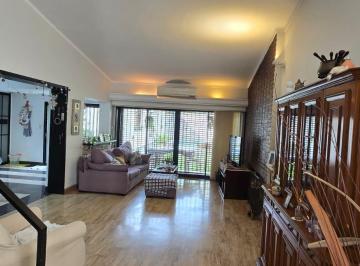 Casa · 271m² · 5 Ambientes · 2 Cocheras · Excelente Chalet en Florida.