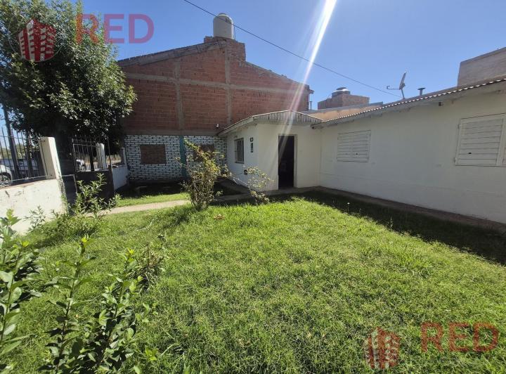 Casa · 130m² · 5 Ambientes · 1 Cochera
