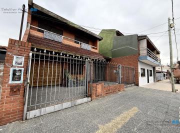 Casa · 273m² · 5 Ambientes · 4 Cocheras · Casa 5 Ambientes con Galpon, ¡Trabaja y Vivi en Villa Luzuriaga!