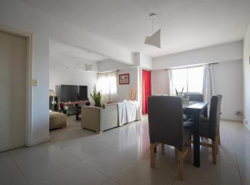Departamento · 96m² · 3 Ambientes · 1 Cochera · Alquiler - Departamento 3 Ambientes - Bajas Expensas - Balcon - Estacionamiento - Beccar. Pdo. San Isidro