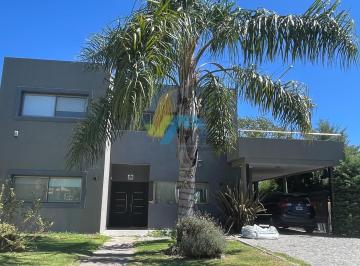 Casa · 265m² · 5 Ambientes · 2 Cocheras · Casa en Alquiler en San Sebastian - Area 1, San Sebastian, Escobar