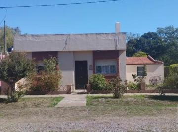 Casa · 150m² · 5 Ambientes · Casa en Venta - 3 Dorm. 2 Baños - 900 m² - Chacabuco