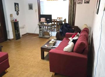 PH · 94m² · 6 Ambientes · PH en Venta - 4 Dorm. 2 Baños - Flores