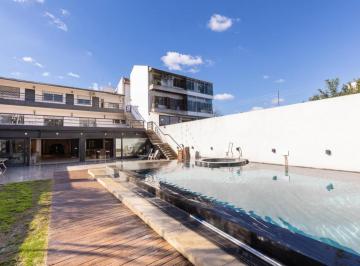 Casa · 1200m² · 8 Ambientes · 2 Cocheras · Venta - Casa - Versalles