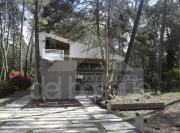 Casa de 2 ambientes, Cariló · Casa Minimalista Para 2 Personas en Zona Bosque.