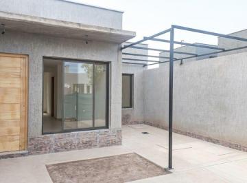 Casa · 75m² · 4 Ambientes · 1 Cochera · Venta Casa 3 Dorm. B Privado Vista Oliva