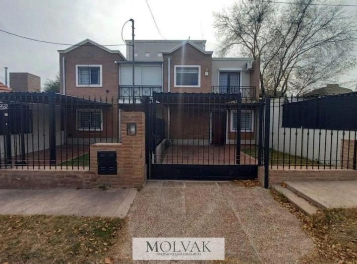 Casa · 252m² · 4 Ambientes