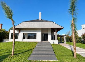 Casa · 350m² · 6 Ambientes · 3 Cocheras · Casa en El Sosiego
