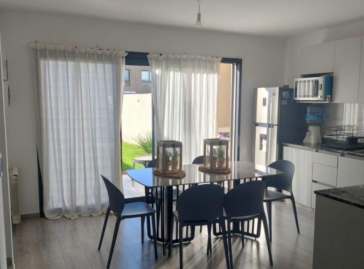 Casa · 109m² · 5 Ambientes · 1 Cochera