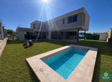 Casa de 10 ambientes, Las Heras · Venta de Espectacular Casa a Estrenar en B° Mendoza Norte Country Club Golf