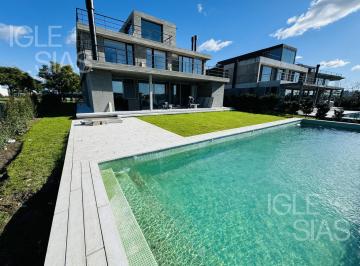 Casa · 450m² · 8 Ambientes · 2 Cocheras · Casa a Estrenar Al Lago en Lagos del Golf