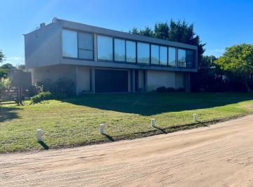 Casa · 244m² · 6 Ambientes · 2 Cocheras · Casa en Venta, Barrio Maritimo I, Lote 23, Costa Esmeralda