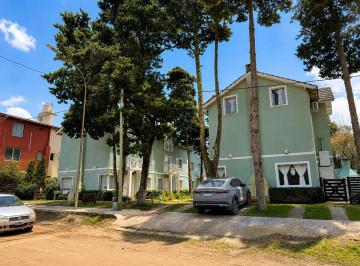 Departamento · 121m² · 4 Ambientes · 1 Cochera · Triplex en Alquiler de Verano en Pinamar Para 7 Personas | Tres Dorm. | Patio Privado