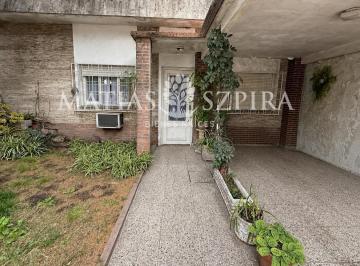 Casa · 180m² · 6 Ambientes · 1 Cochera · Casa en Venta 6 Ambientes en Ciudadela con Cochera
