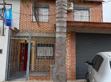 Casa · 100m² · 4 Ambientes · 1 Cochera · Casa - Wilde