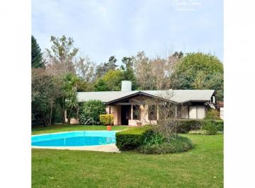 Casa de 4 ambientes, Pilar · Casa en Alquiler Amoblada La Esmeralda Pilar 3 Dorm., Suite, Piscina, Quincho y Lote de 1000 m