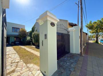Casa · 131m² · 5 Ambientes · 1 Cochera · En Venta Casa Semicentrica Tandil