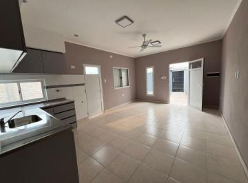 Casa · 69m² · 4 Ambientes · 2 Cocheras · Casa en Venta en Reconquista (Las Lilas)