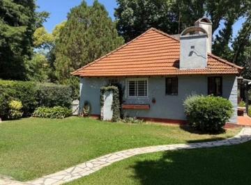 Casa · 139m² · 4 Ambientes · 3 Cocheras · Venta Casa Doble Lote Los Troncos C. Club Impecable