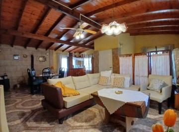 Quinta vacacional · 200m² · 2 Dormitorios · 8 Cocheras · Venta Casa Quinta Parquizada en San Vicente