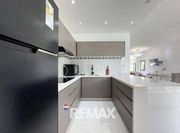 Casa · 159m² · 4 Ambientes · Casa en Venta Lagos de Canning