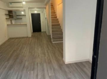 Departamento · 63m² · 2 Ambientes · Venta Duplex 2 Amb Pque Avellaneda Patio Parrilla