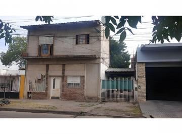 Casa · 130m² · 3 Ambientes · 1 Cochera · Casa 3 Ambientes en Venta en Gonzalez Catan