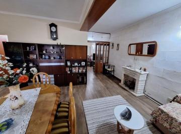 Casa · 184m² · 4 Ambientes · 3 Cocheras · Casa Venta 4 Amb. + Departamento 2 Amb. Burzaco