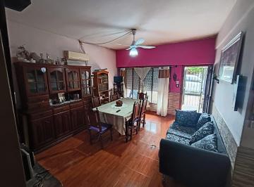 Casa · 108m² · 4 Ambientes · 1 Cochera · Venta Casa 4 Ambientes con Cochera Temperley