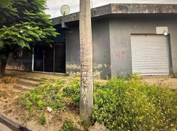 Casa · 110m² · 3 Ambientes · Casa a Refaccionar con Local en Esquina