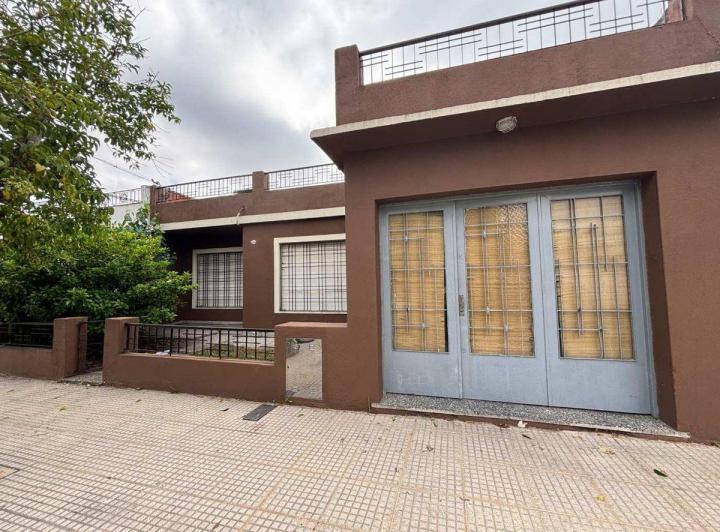 Casa · 80m² · 4 Ambientes · 1 Cochera