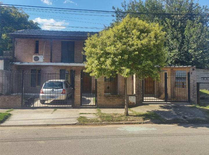 Casa · 225m² · 5 Ambientes · 2 Cocheras