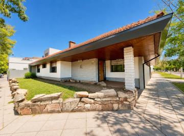 Casa · 200m² · 5 Ambientes · 1 Cochera · Casa en Venta Padua Sur 5 Amb Patio Cochera