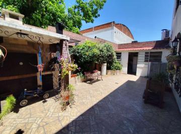 PH · 116m² · 4 Ambientes · 2 Cocheras · PH Venta Moron 4 Amb Patio Cochera Apto Credito