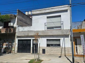 Casa · 155m² · 5 Ambientes · 1 Cochera · Venta Casa 5 Ambientes Patio Terraza Liniers