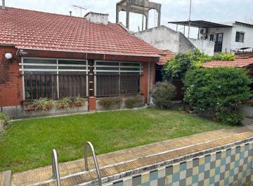 Casa · 109m² · 3 Ambientes · 1 Cochera · Venta Casa 3 Amb. en San Andres con Pileta y Parque