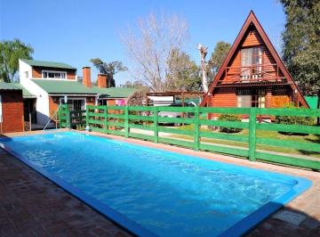 Casa · 246m² · 4 Ambientes · 3 Cocheras · Casa en Venta 4 Amb Monte + 2 Cabañas Alpinas 871 m